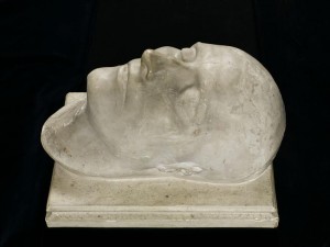 Fig. 3 - La maschera degli Invalides