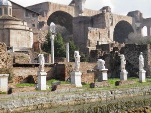 I resti dell'Atrium Vestae a Roma costruito più in alto sul colle rispetto al precedente distrutto nell'incendio. Foto di Carole Raddato, Francoforte (Germania), CC BY-SA 2.0