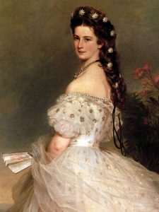 Elisabetta d'Austria in un abito da ricevimento, immortalata nel 1865 da Franz Xaver Winterhalter (credit: Pubblico Dominio)