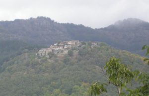 Anciolina vista dal borgo di Faeto (Loro Ciuffenna) 2006 [Mamiliano / CC BY-SA 4.0 via commons.wikimedia.org]