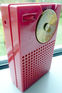 La radio a transistor Regency TR-1 (credit: Cmglee, CC BY-SA 3.0)