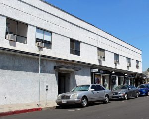 Una foto del 2015 dell'edificio a Los Angeles che dal 1923 al 1926 ospitò l'azienda fondata da Walt e Roy Disney (credit: Coolcaesar, CC BY-SA 4.0)