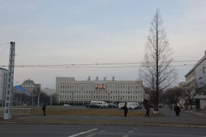 La sede del Rodong Sinmun a Pyongyang (credit: Laika AC, USA, CC BY 2.0)