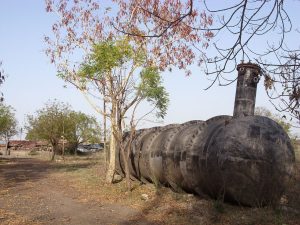 Il serbatoio di isocianato di metile coinvolto nel disastro di Bhopal si trova oggi ancora dove è stato abbandonato dopo l'incidente (credit: Julian Nitzsche, CC BY-SA 3.0)