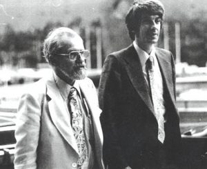 Allen Hynek, a sinistra, insieme al collega Jacques Vallée, informatico, imprenditore e ufologo francese (credit: Pubblico Dominio)